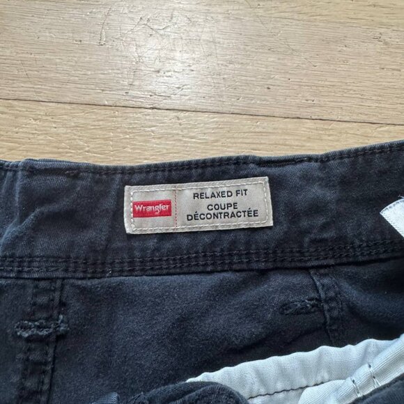 Black Wrangler cargo pants workwear men’s size 34x30 - Picture 3 of 5